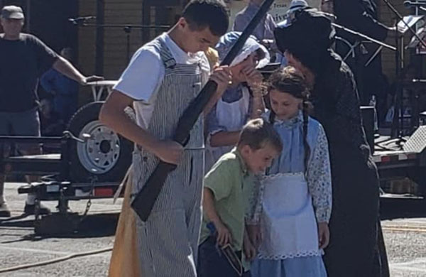 McDade School Children play Deputy Sheriff Bose Heffington's children in the reenactment